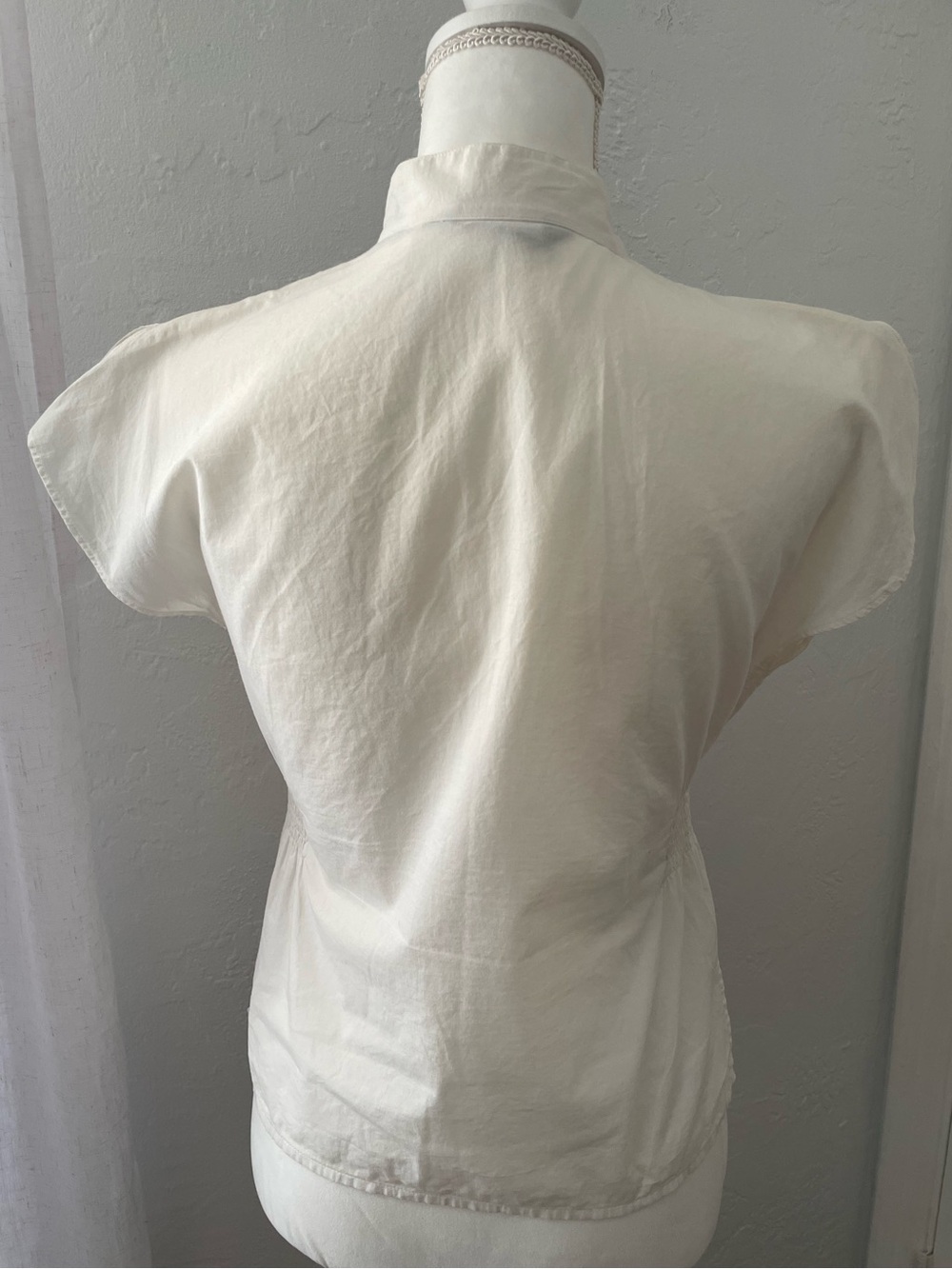 Express Embroidered Eyelet Top - Picture 4 of 10